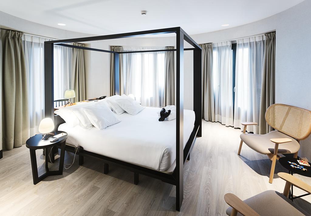 One Shot Luchana Madrid Exterior foto